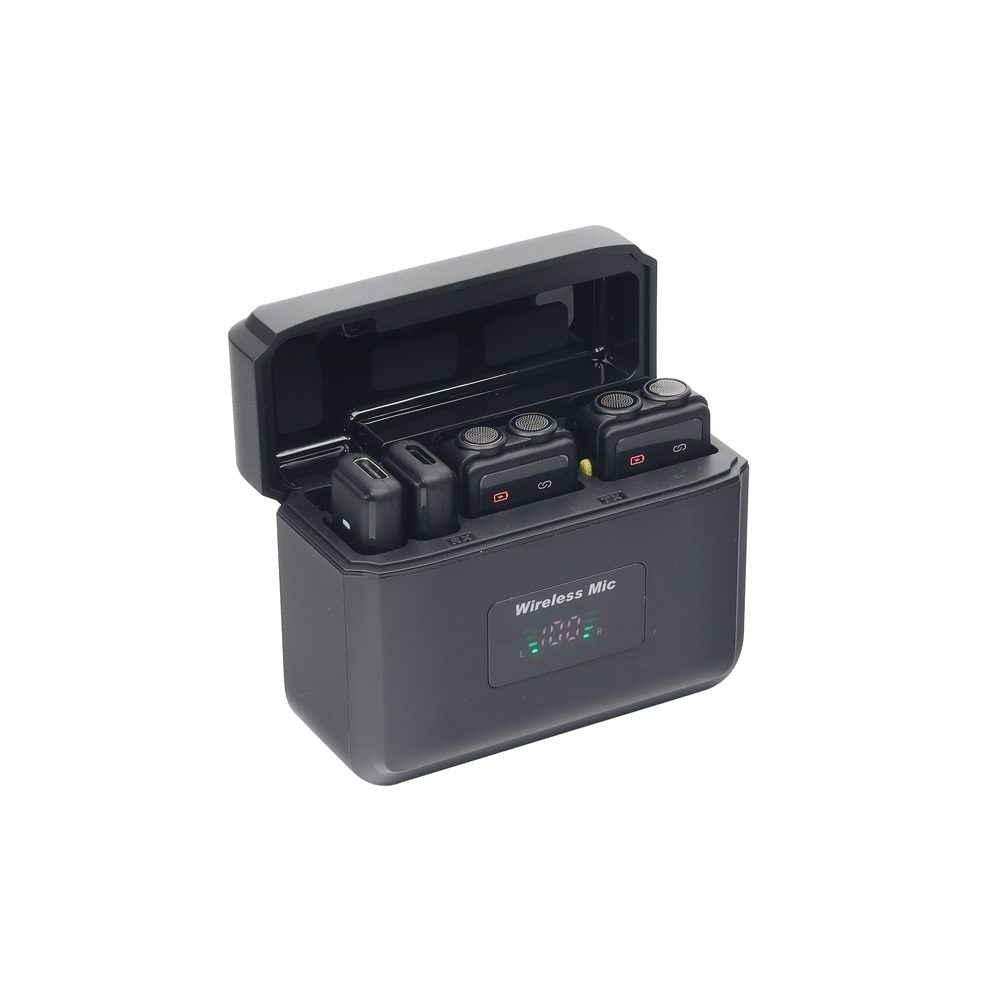 MICROFONOS TIPO C PRO X2 - MMD-F37 Set de 2 Micrófonos Inalámbricos – Compatibles con Tipo C y Lightning - Incluye 2 micrófonos inalámbricos + receptores Tipo C y Lightning. - Conexión rápida Plug & Play, sin necesidad de apps ni Bluetooth. - Alcance de hasta 10m con transmisión estable 2.4GHz. - Baja latencia (= 20ms) para un audio sincronizado en tiempo real. - Reducción de ruido para grabaciones más claras y profesionales. - Batería de 60mAh, con 10 horas de uso y carga rápida en solo 1 hora. - Display indicador de carga para mayor control de batería. ¡Perfecto para creadores de contenido, podcasts y transmisiones...