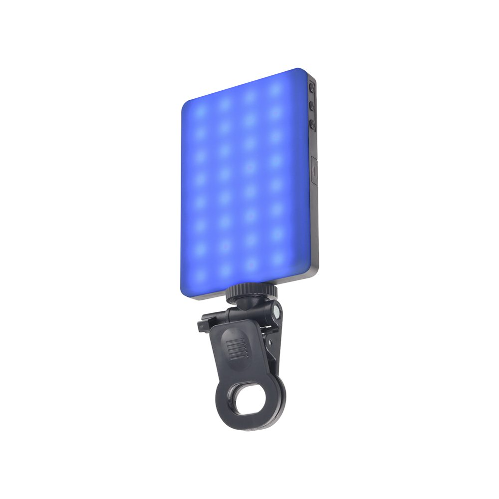 PANEL DE LUZ RGB 32 LED - AY-82 Panel LED RGB portátil Iluminación RGB con temperatura ajustable de 3200K a 6500K. Potencia máxima de 5.5W para luz brillante y uniforme. Batería recargable de litio de 3000 mAh con carga USB Tipo C. Compatible con cámaras, celulares, trípodes y otros soportes. Larga duración de hasta 5000 horas de uso. Ideal para crear ambientes únicos y profesionales en tus fotos y videos.